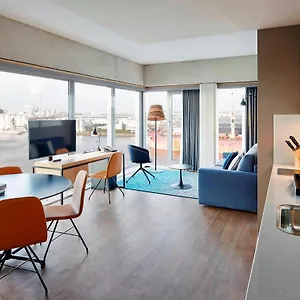 By Marriott Houthavens **** Amsterdam